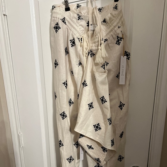 House of Harlow 1960 Cream and Black Patterned Pants - Picture 10 of 12